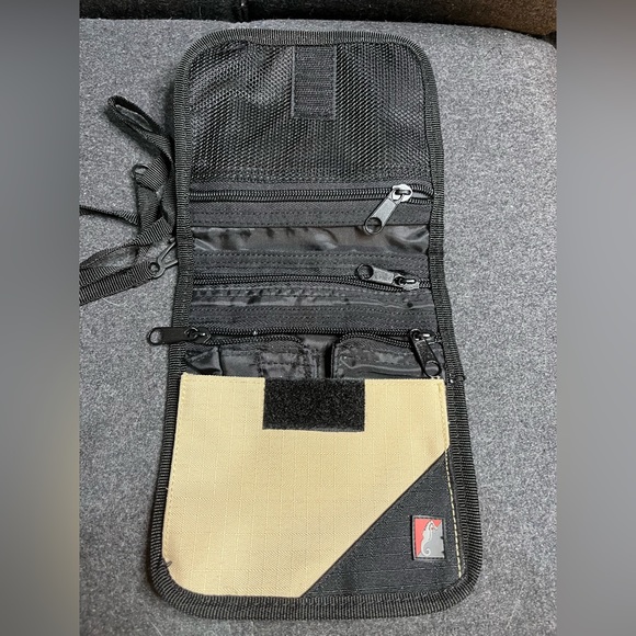 Austin House Travel wallet and organizer - Picture 2 of 9